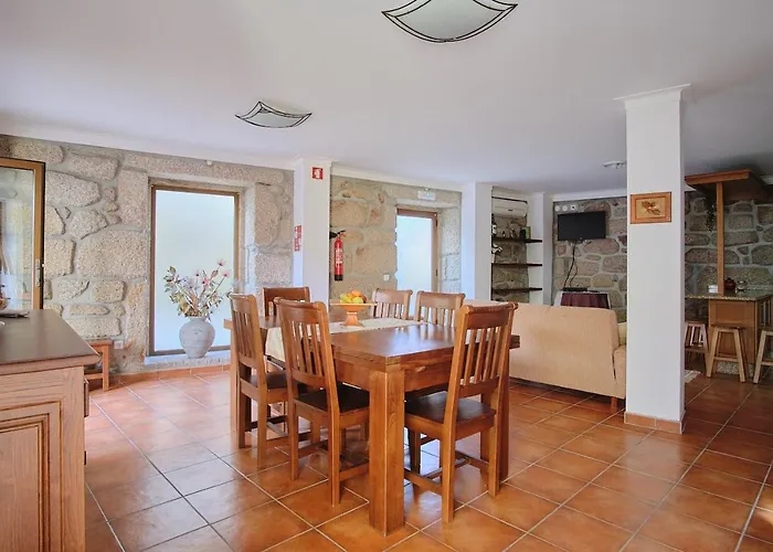 בית כפרי Casa De *